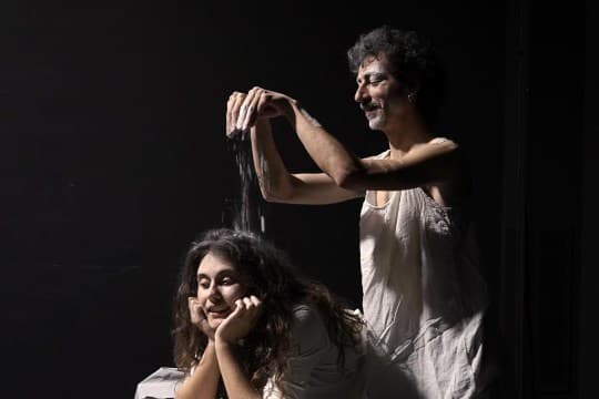Festival Internacional de Teatro de Vitoria-Gasteiz 2026: "Rojo Nieve"