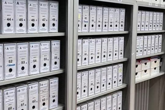 HEI CONOCE VITORIA-GASTEIZ: "Gasteizko Elizbarrutiko Artxibo Historikora bisita"