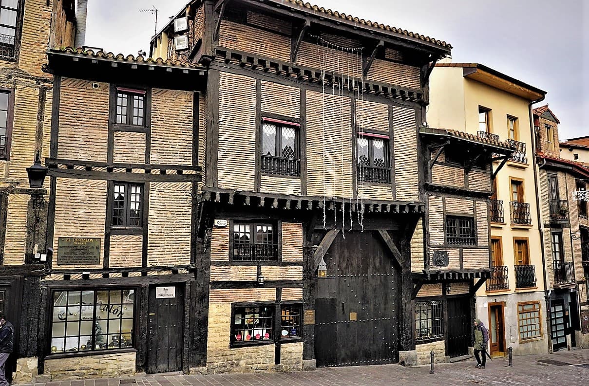 Fachada de Portalón