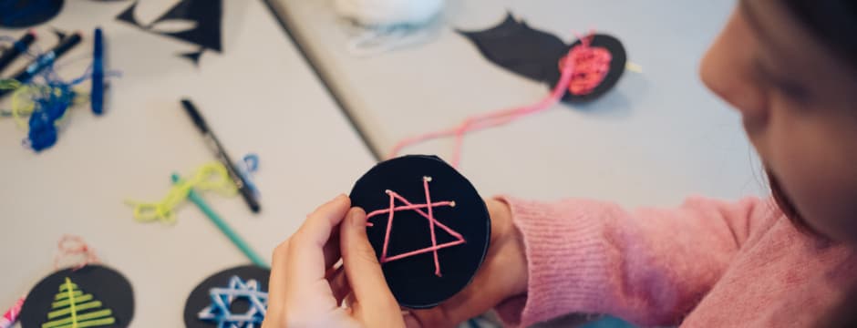 Actividad familia: Decoración navideña sostenible